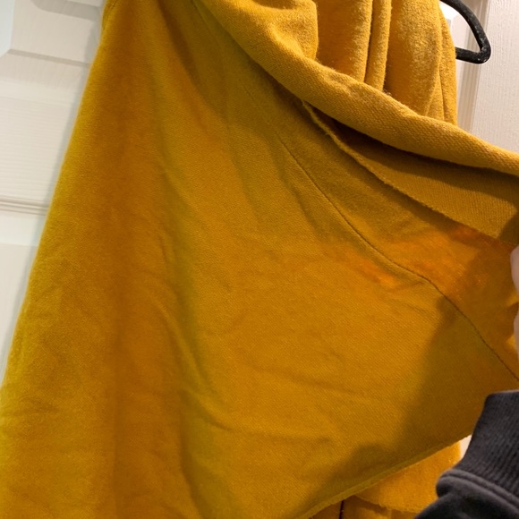 Yellow Blanket Cardigan - Picture 4 of 5